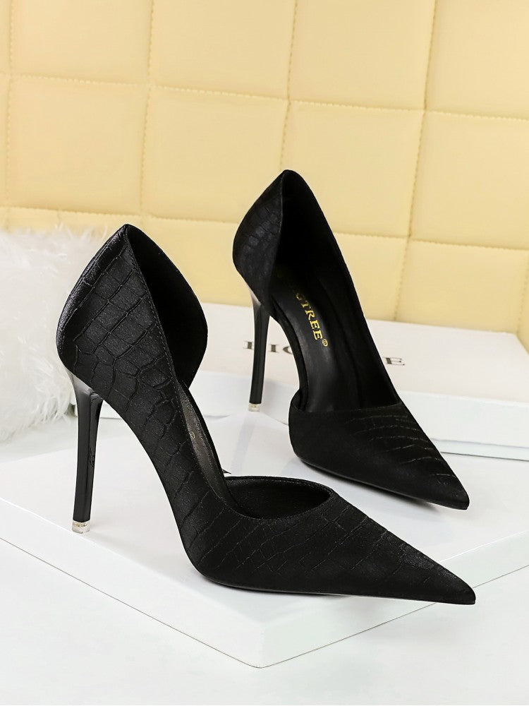 Crocodile Print Pointed Pumps