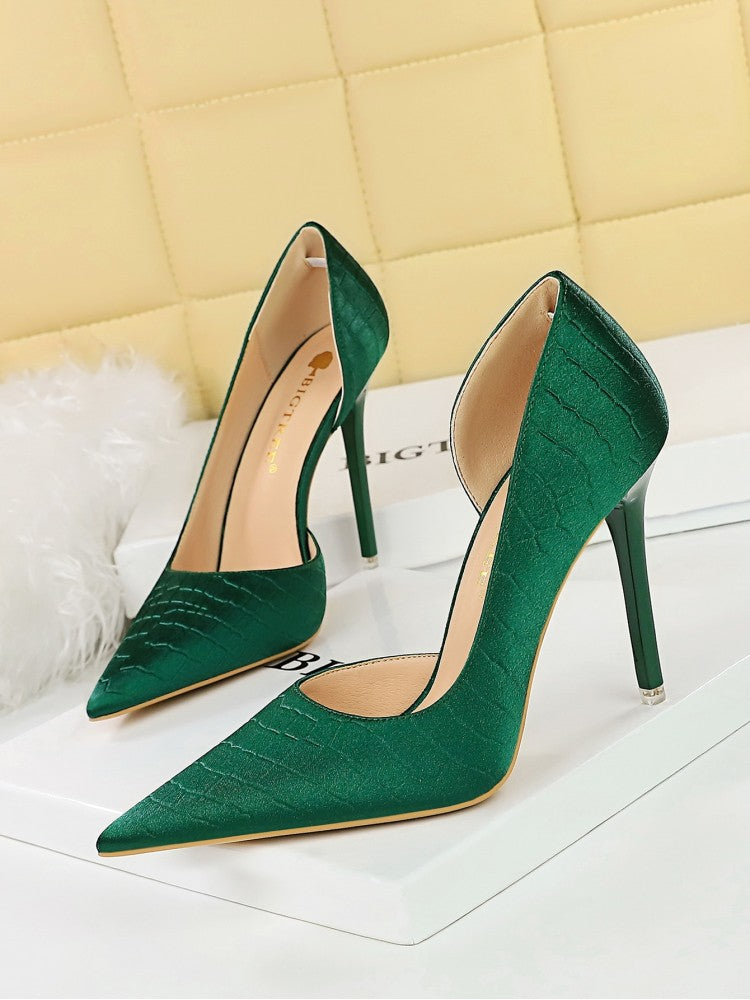 Crocodile Print Pointed Pumps